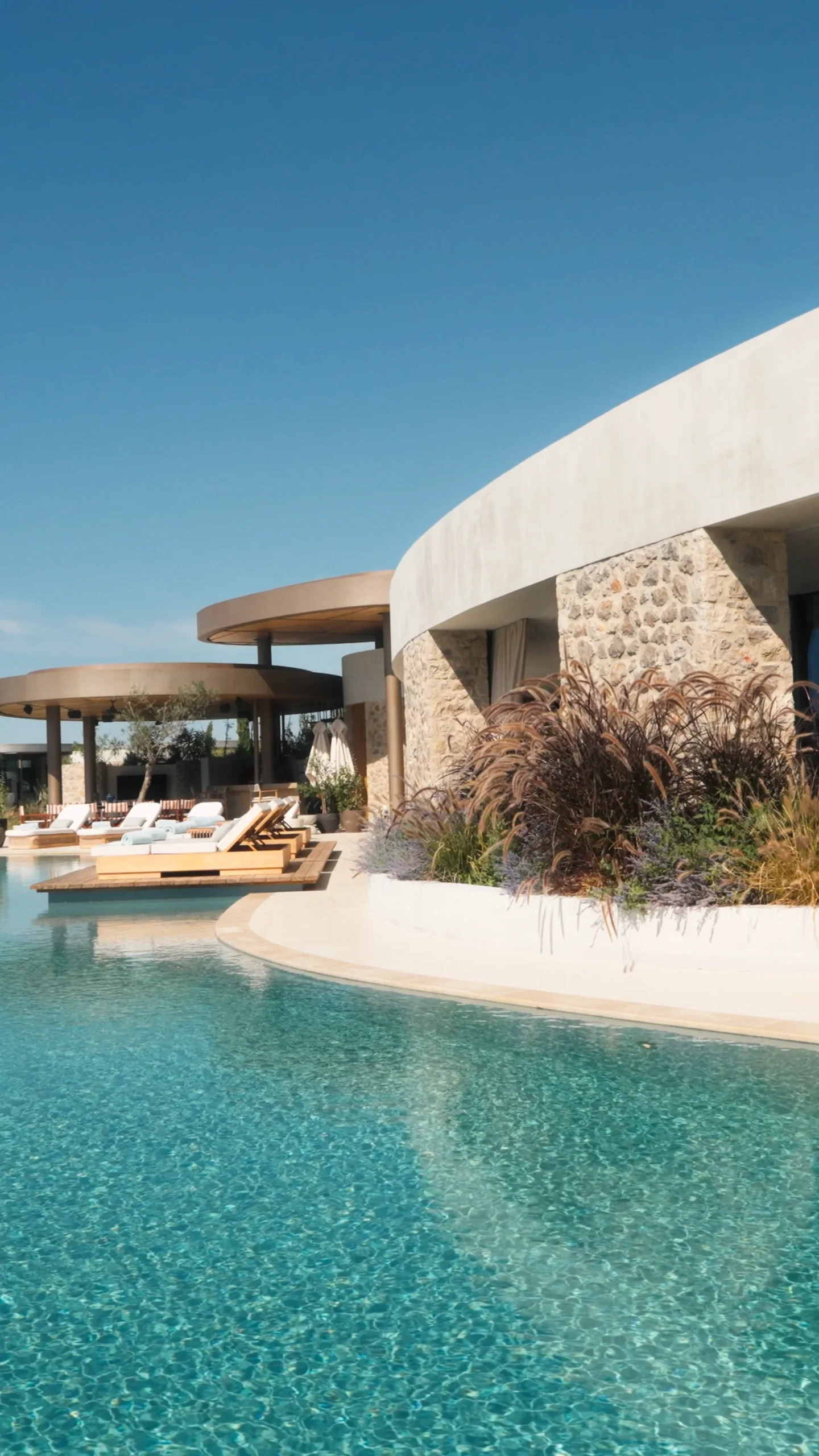 [MO COSTA NAVARINO]Still 2025-11-04 132443_1.262.7